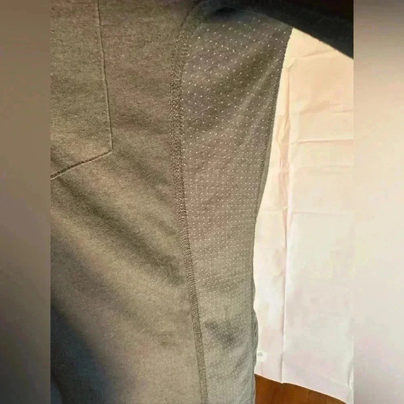 Carhartt Gray Shirt - Picture 3 of 7